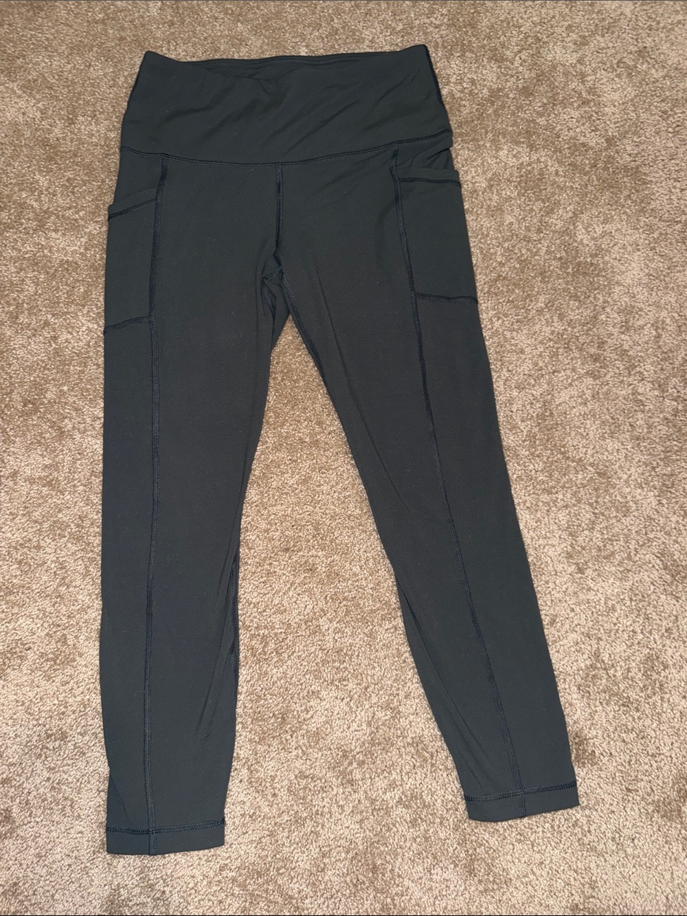 Yogalicious Olive Green High-Waist Pocket Cropped Leggings - Medium